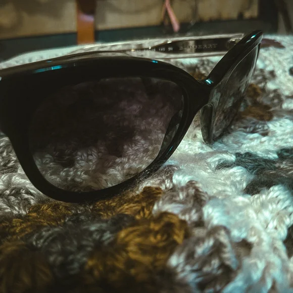 Burberry Classic Black Sunglasses - Picture 4 of 12